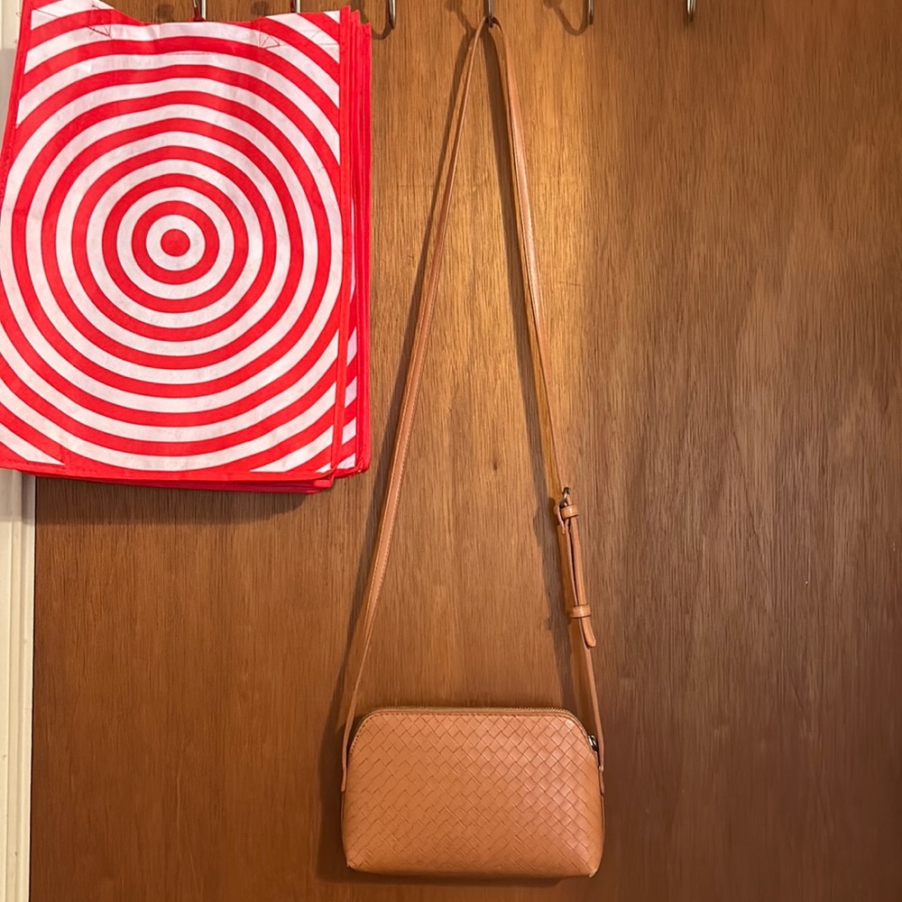 Universal Thread Cross Body Pocketbook